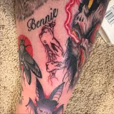 I couldn't remember where I left yall off at. Some more additions recently.  We're going to be tying this whole leg together for Villain Arts Houston  along with me being tattooed there