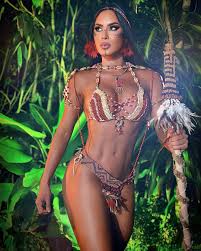 Isabelle Nogueira - Free pics, galleries & more at Babepedia