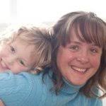 Danielle Kennington's Instagram, Twitter & Facebook