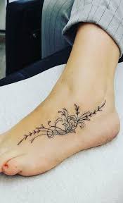 L Idee De Tatouer Sur 33 Pieds L Idee De Tatouer Sur 33 Pieds 7 Conseils Importants Pour Les Anklet Tattoos For Women Tattoo Designs Foot Anklet Tattoos
