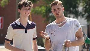 An awkward teenager gets in over his head dealing drugs while falling for his business partner's enigmatic sister during one scorching hot summer in cape cod, massachusetts. Hot Summer Nights 2018 Deutsch Hd Stream Online Anschauen Streamkiste