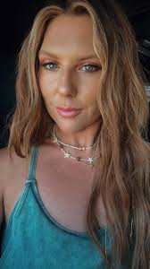 NEVER date an insecure man, he'll never let you be pretty or happy.