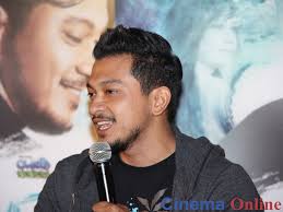 Wishing to follow in his brother`s footsteps and become a surfing champion himself, a young man asks for help from a former surfer champion, who is no longer active due to a foot injury. Shukri Yahaya Talks About His Newfound Love For Surfing News Features Cinema Online