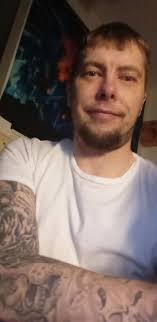 Looking for a friend I'm new in town dint know anyone