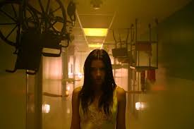 A teen living under house arrest becomes convinced his neighbor is a serial killer. Sarah Roemer Wikipedia