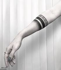 Tattoos Panosundaki Pin