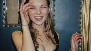 Kate Moss kończy 51 lat. "Stałam się kozłem ofiarnym dla wielu ludzi"