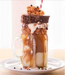 Are Freakshakes The Most Exciting Dessert Trend Ever Desserts Love Food Yummy Drinks