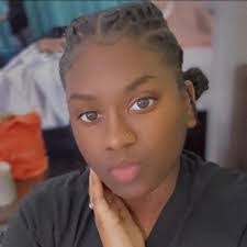 Alexis Benson's Instagram, Twitter & Facebook