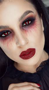 15 Amazing Vampire Makeup Ideas For Halloween Party Fashions Nowadays Vampire Makeup Halloween Makeup Pretty Halloween Makeup Looks