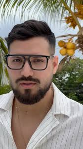 ¡Renueva tu mirada con lo más nuevo en monturas en Óptica Juáres🤩! ,  Constantemente actualizamos nuestra colección para ofrecerte los estilos  que están en tendencia y esta no es la excepción 😎, Viene ...