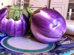 La melanzana tonda viola è famosa per il suo essere zuccherina; Melanzane Margherita Di Pensieri E Fornelli