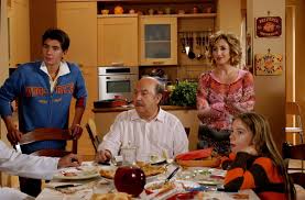 Lunetta savino 63 anni, 2 novembre 1957 (scorpione), bari (italia) dettagli biografia, filmografia, premi, news e rassegna stampa. Lunetta Savino Oggi Che Fine Ha Fatto Cettina Di Un Medico In Famiglia