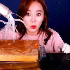 Hawaii, Washington move to ban octopus farms