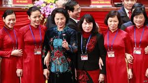 Chân dung người sáng tạo nên những mẫu áo dài đặc sắc và nổi bật của bà nguyễn thị kim ngân. Bi Máº­t Sau Ta Ao Dai Cá»§a Chá»§ Tá»‹ch Qh Nguyá»…n Thá»‹ Kim Ngan