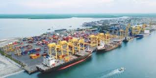 Petugas tim gugus tugas covid 19 mengimbau kepada masyarakar tetap mematuhi protokol kesehatan di pelabuhan teluk batang, selasa (18/5/2021). Terminal Peti Kemas Pelindo I Di Belawan Resmi Dibentuk Aspek Id