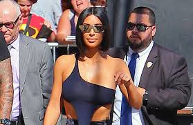 Dedicated to pictures of kim kardashian, regularly voted sexiest woman in the world, and without a doubt, proprietor of the most coveted booty in the world. Kim Kardashian West Ganze Neun Kilo Sind Weg