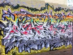 Gambar grafiti huruf, nama, kartun tulisan tangan i love you dengan pensil di kertas. 10 Inspirasi Hiasan Grafiti Yang Bisa Kamu Buat Sendiri
