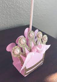 Angelito rosa flores bautismo primer añito nena. Rosa De Tema De Princesa Y Corona De Oro Lollipop Por Sweetmiranda Duchas De Bebe Princesa Tema De Princesa Fiesta De Cumpleanos Princesa