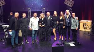 Hosszú idő után beszélt ismét korda györgy lányáról balázs klári. Korda Gyorgyek Zenekart Alapitottak Blikk