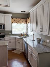 Nestled adjacent to the bolingbrook golf club, liberty green offers new homes for sale with. Bolingbrook Il Classic And Bright Transitional Kitchen Chicago By Cabinets 4u Inc Houzz