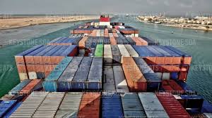 Das containerschiff „mv ever given hat sich im suezkanal quer gestellt. Lbb0xe09wta1m