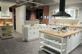 Kontaktdaten für meda küchen kundenservice mit der kostenlosen telefonnummer. Neue Dimension Des Kuchenkaufs Meda Gute Kuchen Eroffnete In Der Hauptstadt Adlershof