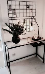 Vittsjo Skrivbord Ikea Pa Vaggen Brusali Ikea Lampfot Och Glodlampa H Brusali Glodlampa Ic Tasarim Apartman Dairesi Dekorasyonu Ev Ic Mekanlari