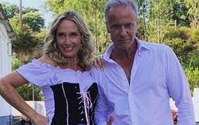 Estamos a preparar mexa o rato ou o dedo e descubra o meu mundo www.ricardocarrico.pt uma nova experiência online english version. Ricardo Carrico Declara Se A Fernanda Serrano Mulher Extraordinaria Famosos Flash