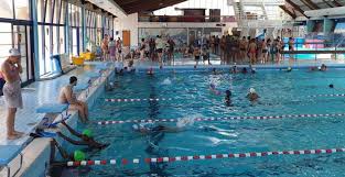 Le Parisien On Twitter A Corbeil Samedi 1 000 Personnes Ont Ete Evacuees Et Le Stade Nautique Ferme Parce Qu Un Groupe A Force Le Passage Pour Entrer Puis A Defeque Dans Les