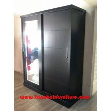 Selain itu model pintu geser juga dapat menghadirkan kesan ruangan yang lebih praktis dan modern. Lemari Pakaian Pintu Geser Jumbo 2 Pintu