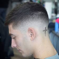 Este corte también es del estilo desvanecido. 130 Fade Haircuts Fur Den Mann Trends 2021