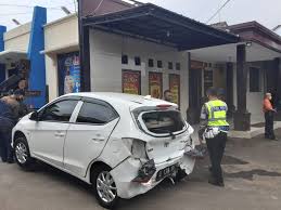 Usahakan kalian download sebagai review saja, belilah cd original atau kalian beli secara online seperti di itunes untuk mendukung semua artis agar terus berkarya. Mobil Dinas Bupati Tasikmalaya Terlibat Tabrakan Jpnn Com