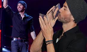 — enrique iglesias (@enriqueiglesias) february 13, 2020. Enrique Iglesias Shows At Billboard Latin Music Awards To Accept Top Latin Artist Of All Time Award Daily Mail Online