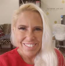 Funniest 😆 ..does anyone's Male CD swat to use the bathroom ?? I thought  that so odd and funny