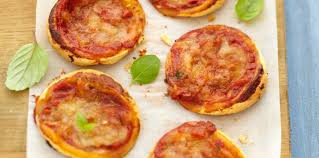 Mini Pizza Aperitive Pate Feuilletee Facile Decouvrez Les Recettes De Cuisine Actuelle En 2020 Aperitif Pate Feuilletee Pate Feuilletee Facile Recettes De Cuisine