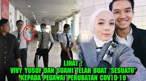 Siapa tak kenal dengan usahawan berjaya iaitu datin vivy yusof yang terkenal dengan perniagaan tudung dan kosmetiknya yang maju. Lihat Vivy Yusof Dan Suami Telah Buat Sesuatu Kepada Pegawai Perubatan Cov1d 19 Youtube