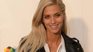 Erre figyelmeztette tápai szabina szamoránsky piroskát! Tapai Szabinat Durvan Megsertettek Elegansan Valaszolt Nlc