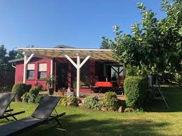 Ferienhaus Mit Grossem Eingezaunten Garten Elbe Therme Natur Ferienhaus Stark In Balow Brandenburg In 2020 Eingezaunter Garten Ferienhaus Outdoor Dekorationen