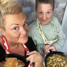 What We Fryin'? Singing & cooking w/Sharon & Cindy