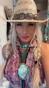 Dress code was “🪩🪩🪩” like the saddle