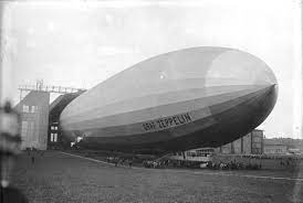 Historie bojového nasazení německých zeppelinů a dalších vzducholodí nad západní frontou a severním mořem, nad baltem, východní frontou a balkánem, ale také nad severní afrikou. Zepelin Wikipedie