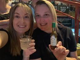 Fiona Stark (@FionaStark9)