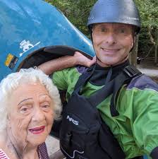 Are shuttles available from Clingsman to Fontana