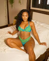 Zelie Timothy @zelietimothy x @estwst.photos |