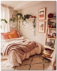 Get decor inspiration for a boho bedroom, whether you're leaning toward something modern or minimalist. 35 Einfache Ideen Fur Einen Atemberaubenden Boho Schlafzimmerstil Bohobedroomstyle Stu Atemberaubend College Bedroom Decor Simple Bedroom Bedroom Decor