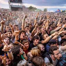 Vzhledem k očekávanému zájmu jsme spustili mimořádný předprodej limitované edice 2000 ks jednodenních. Rock For People 2017 Hradec Kralove Informuji Cz