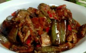 Blender bahan sambal lebih dahulu baru iris2 terong dan langsung digoreng supaya terong tidak berwarna kecoklatan. Sambal Terong Ikan Asin