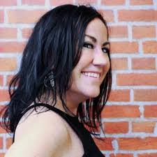 Amy Lemire's Instagram, Twitter & Facebook