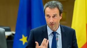 Et, en belgique, le choix du premier ministre belge, charles michel, à vouloir signer le pacte de marrakech a fait voler en éclats la coalition ce dernier va également cumuler la charge de ministre des affaires étrangères, ce qui est plutôt inédit. La Belgique Negocie L Ete Des Belges A L Etranger Infographie Le Soir Plus